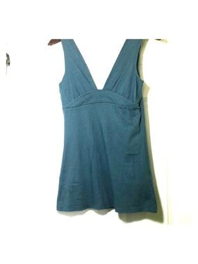 🆕 A Blue Green brand new top with twist straps.